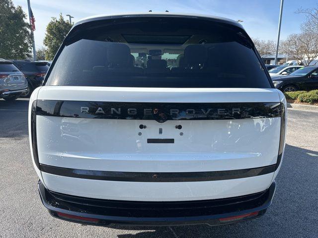 2025 Land Rover Range Rover P550e SE