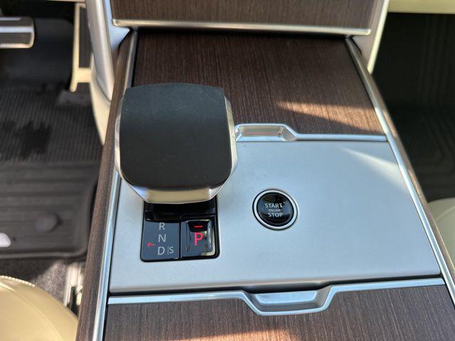 2025 Land Rover Range Rover P550e SE
