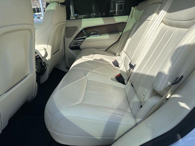 2025 Land Rover Range Rover P550e SE