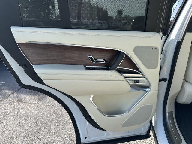 2025 Land Rover Range Rover P550e SE