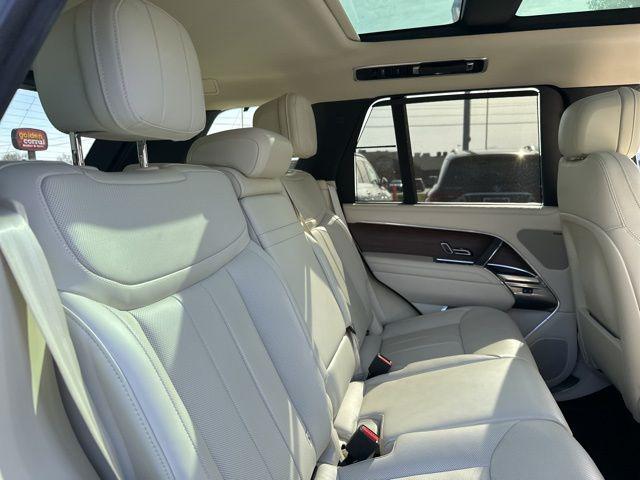 2025 Land Rover Range Rover P550e SE