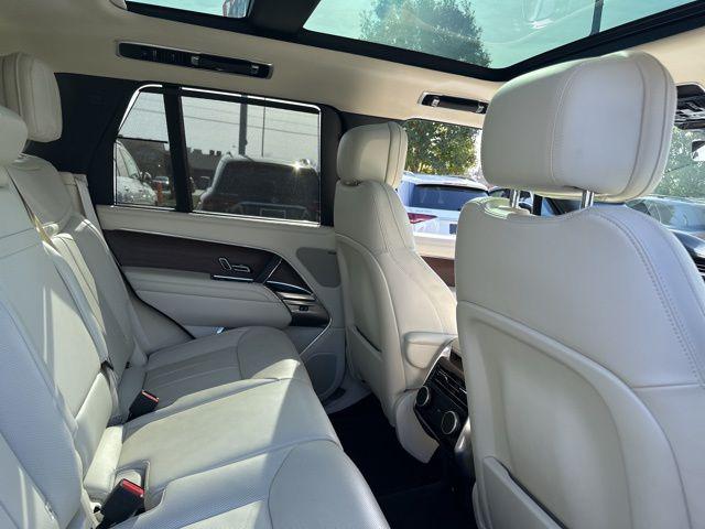 2025 Land Rover Range Rover P550e SE