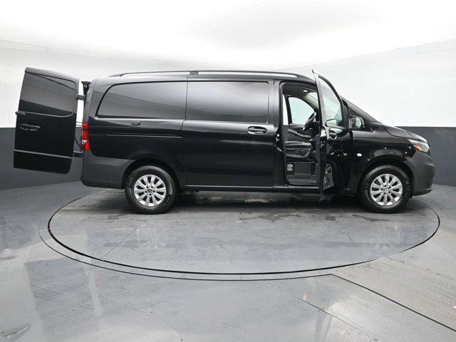 2022 Mercedes-Benz Metris Standard Roof 126" Wheelbase
