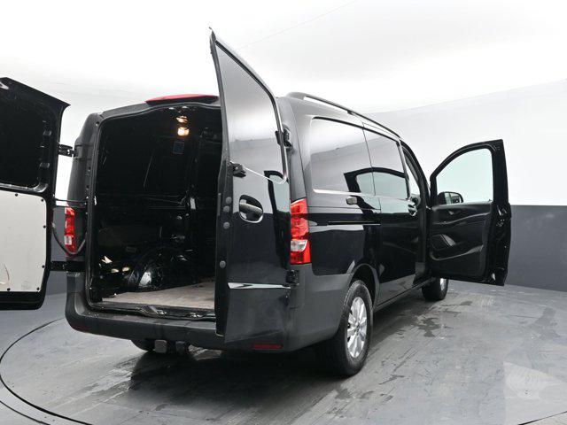 2022 Mercedes-Benz Metris Standard Roof 126" Wheelbase