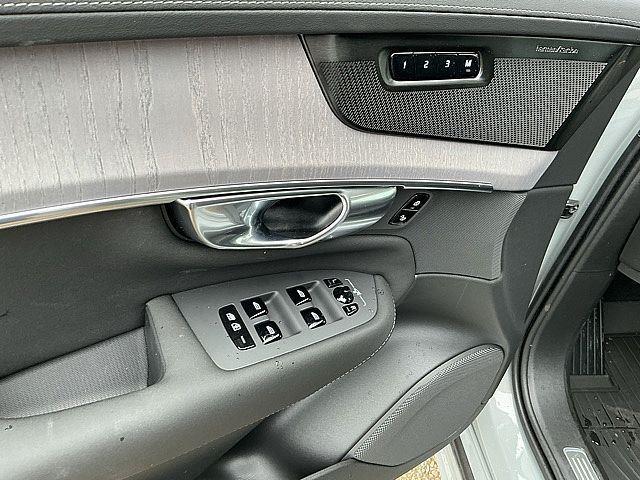 2026 Volvo XC90 Plug-In Hybrid Ultra Dark Theme, T8 AWD, Electric/Gasoline, 7 Seats