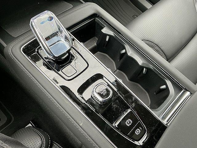 2026 Volvo XC90 Plug-In Hybrid Ultra Dark Theme, T8 AWD, Electric/Gasoline, 7 Seats