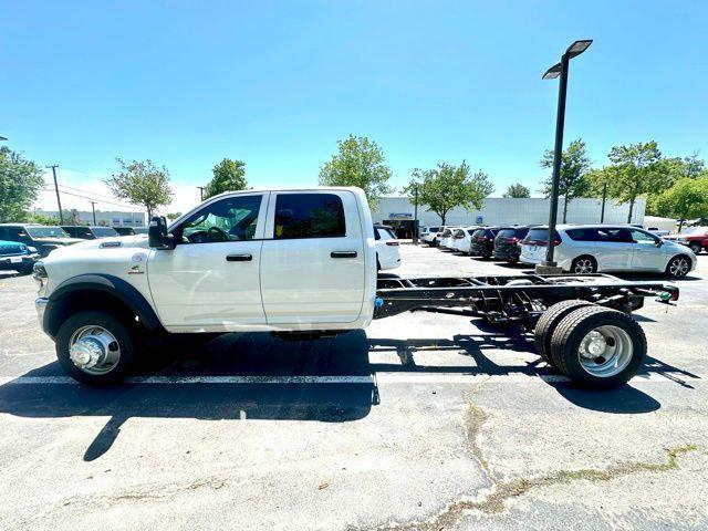 2026 RAM Ram 5500 Chassis Cab RAM 5500 TRADESMAN CHASSIS CREW CAB 4X4 84 CA