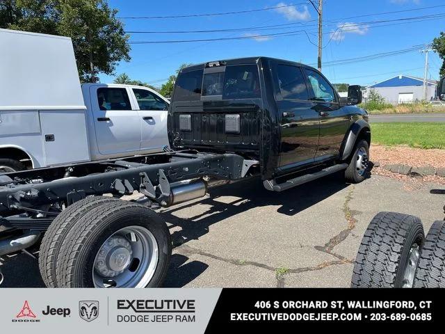 2026 RAM 5500 Chassis RAM 5500 TRADESMAN CHASSIS CREW CAB 4X4 84 CA