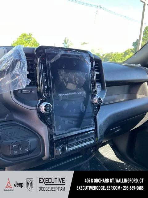 2026 RAM 5500 Chassis RAM 5500 TRADESMAN CHASSIS CREW CAB 4X4 84 CA