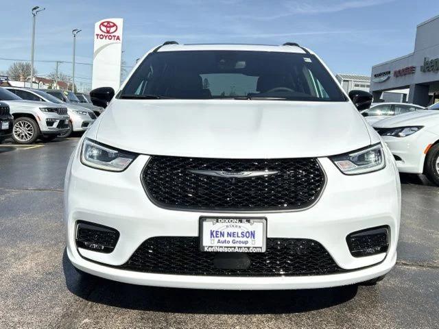 2026 Chrysler Pacifica Limited AWD
