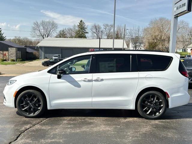 2026 Chrysler Pacifica Limited AWD