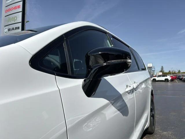 2026 Chrysler Pacifica Limited AWD