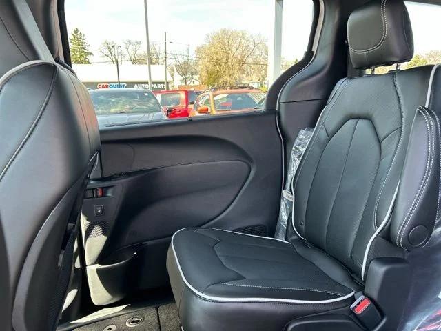 2026 Chrysler Pacifica Limited AWD
