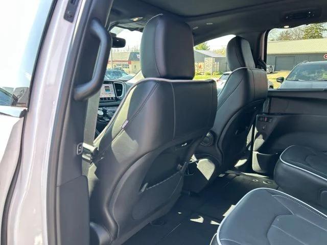 2026 Chrysler Pacifica Limited AWD