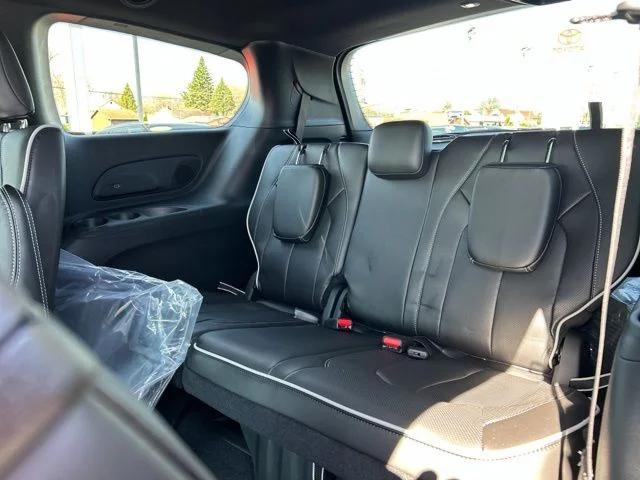 2026 Chrysler Pacifica Limited AWD