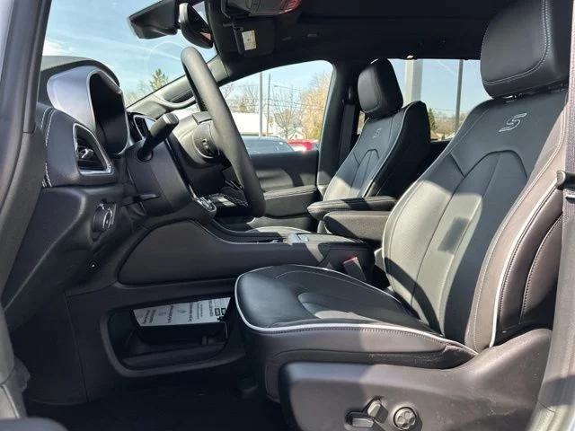 2026 Chrysler Pacifica Limited AWD