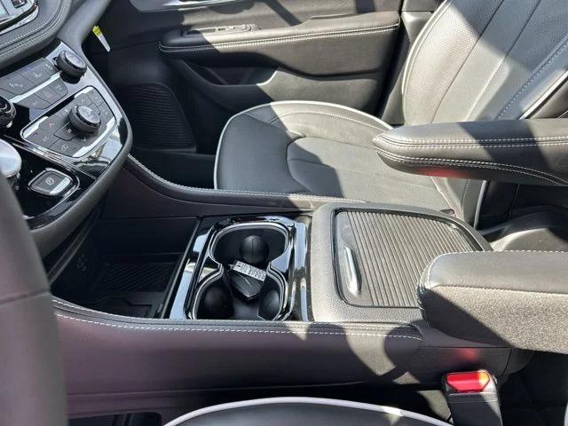 2026 Chrysler Pacifica Limited AWD