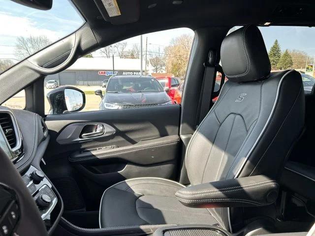 2026 Chrysler Pacifica Limited AWD