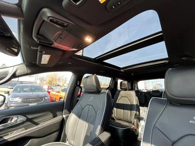 2026 Chrysler Pacifica Limited AWD