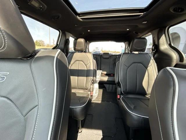 2026 Chrysler Pacifica Limited AWD