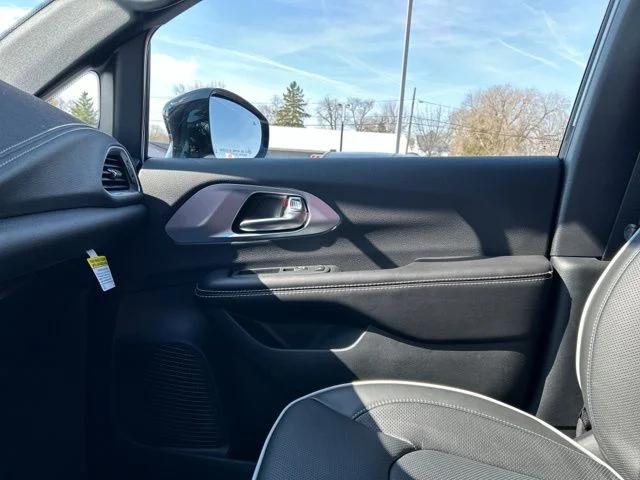 2026 Chrysler Pacifica Limited AWD