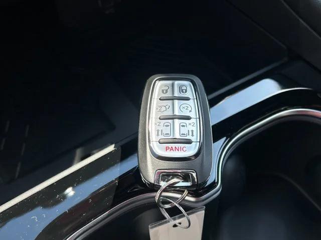 2026 Chrysler Pacifica Limited AWD