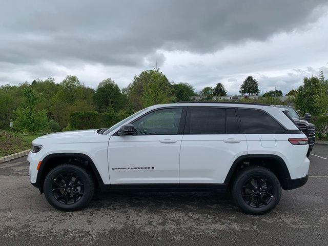 2026 Jeep Grand Cherokee GRAND CHEROKEE LAREDO ALTITUDE 4X4 2026 Jeep Grand Cherokee GRAND CHEROKEE LAREDO ALTITUDE 4X4