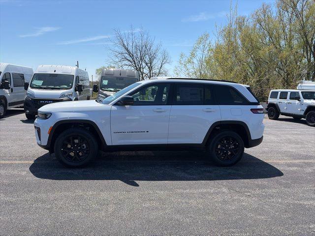 2026 Jeep Grand Cherokee GRAND CHEROKEE LAREDO ALTITUDE 4X4