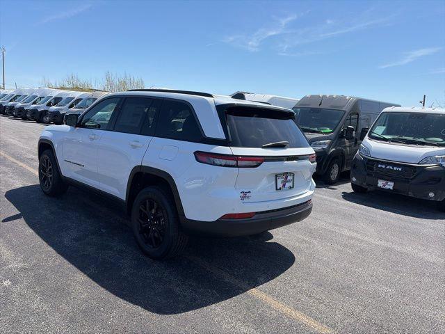 2026 Jeep Grand Cherokee GRAND CHEROKEE LAREDO ALTITUDE 4X4