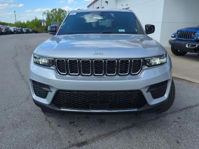 2026 Jeep Grand Cherokee Altitude 4x4