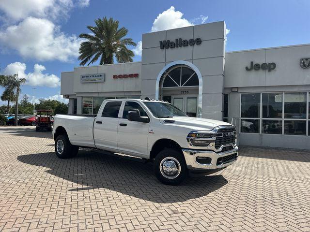 2026 RAM Ram 3500 RAM 3500 TRADESMAN CREW CAB 4X4 8 BOX