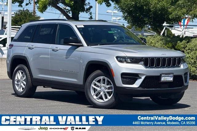 2026 Jeep Grand Cherokee GRAND CHEROKEE LAREDO X 4X4