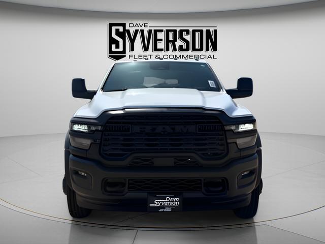 2026 RAM 5500 Chassis RAM 5500 TRADESMAN CHASSIS CREW CAB 4X4 84 CA