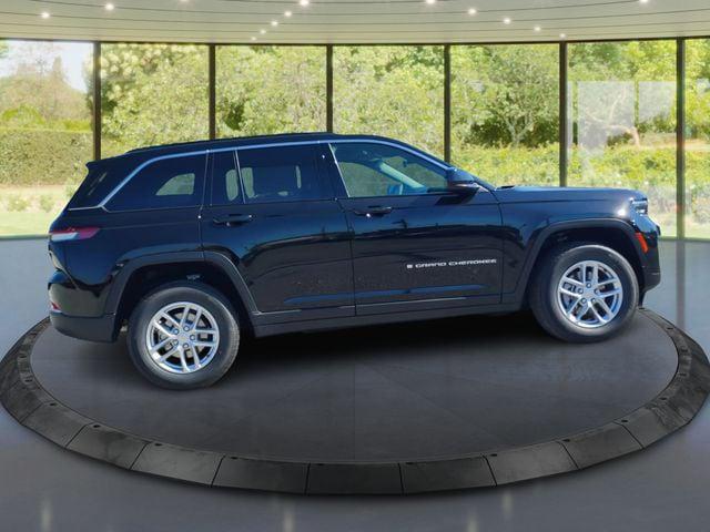 2026 Jeep Grand Cherokee GRAND CHEROKEE LAREDO X 4X4
