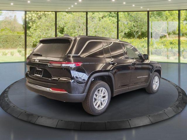 2026 Jeep Grand Cherokee GRAND CHEROKEE LAREDO X 4X4