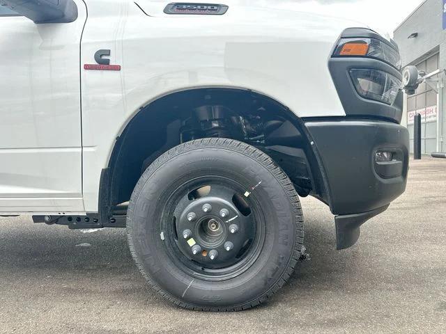 2026 RAM 3500 Chassis RAM 3500 TRADESMAN CREW CAB CHASSIS 4X4 60 CA