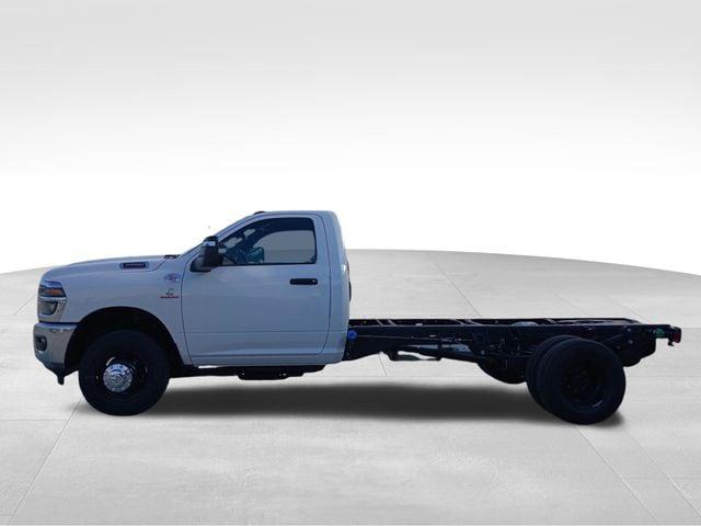2026 RAM Ram 3500 Chassis Cab RAM 3500 TRADESMAN CHASSIS REGULAR CAB 4X4 84 CA 2026 RAM Ram 3500 Chassis Cab RAM 3500 TRADESMAN CHASSIS REGULAR CAB 4X4 84 CA