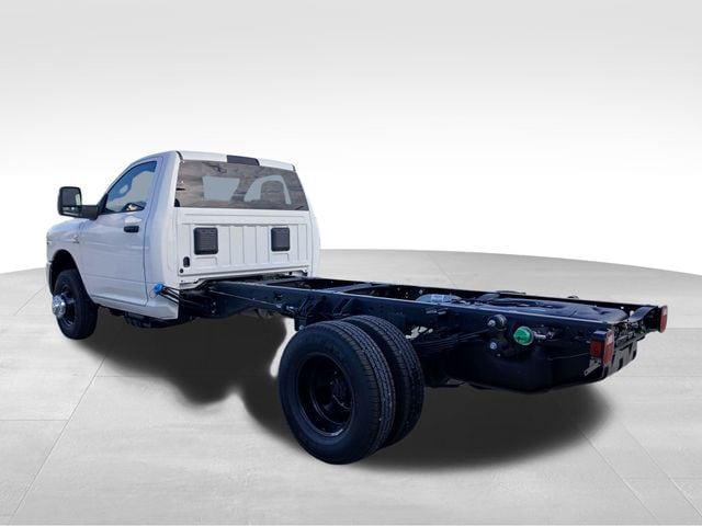 2026 RAM Ram 3500 Chassis Cab RAM 3500 TRADESMAN CHASSIS REGULAR CAB 4X4 84 CA 2026 RAM Ram 3500 Chassis Cab RAM 3500 TRADESMAN CHASSIS REGULAR CAB 4X4 84 CA
