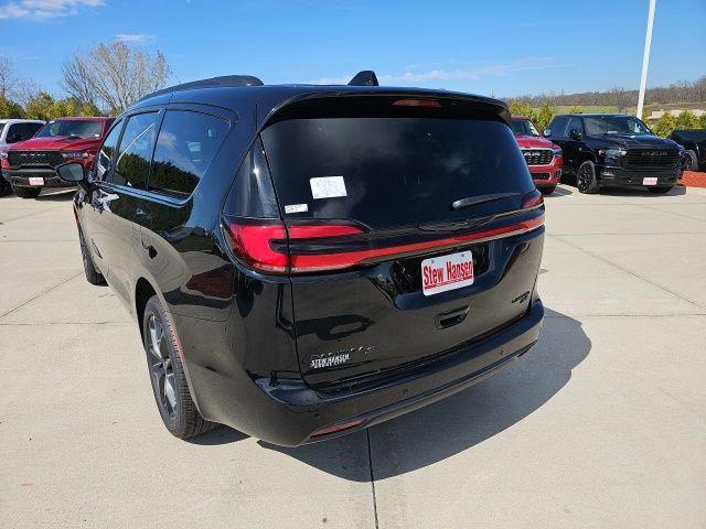 2026 Chrysler Pacifica PACIFICA LIMITED AWD
