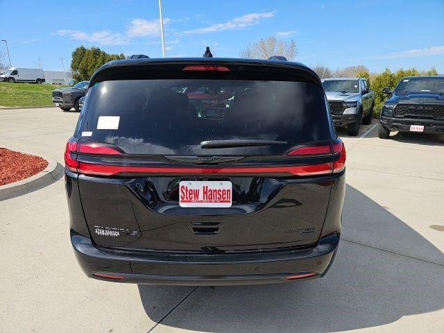 2026 Chrysler Pacifica Limited AWD