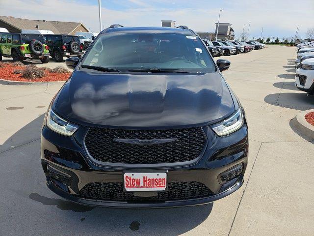 2026 Chrysler Pacifica Limited AWD