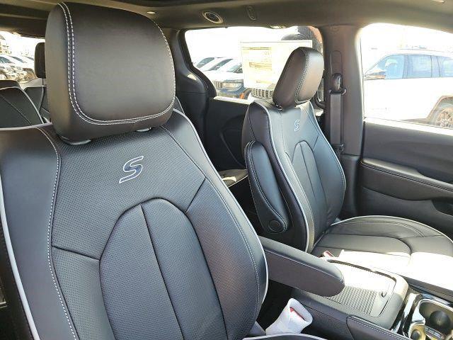 2026 Chrysler Pacifica Limited AWD
