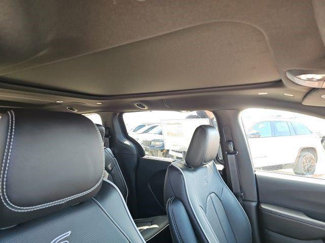 2026 Chrysler Pacifica Limited AWD