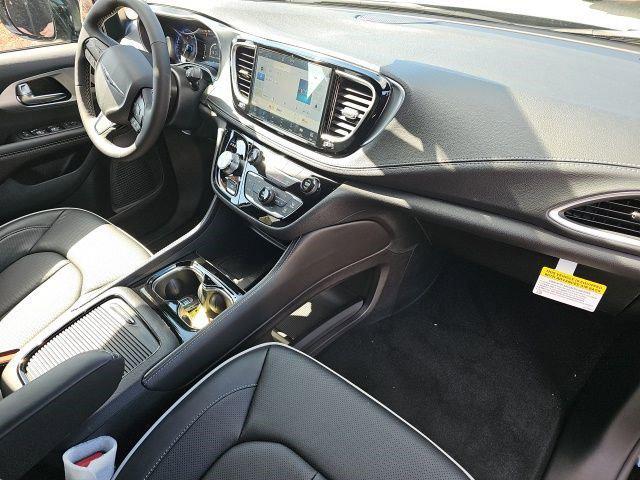 2026 Chrysler Pacifica Limited AWD