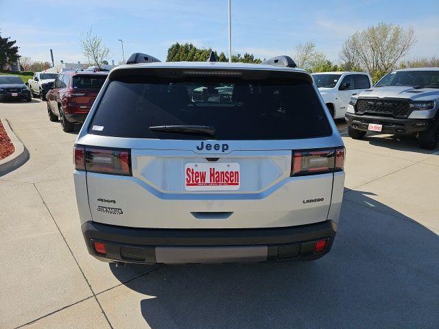 2026 Jeep Cherokee Laredo 4x4