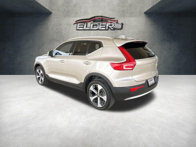 2024 Volvo XC40 B5 Plus Bright Theme