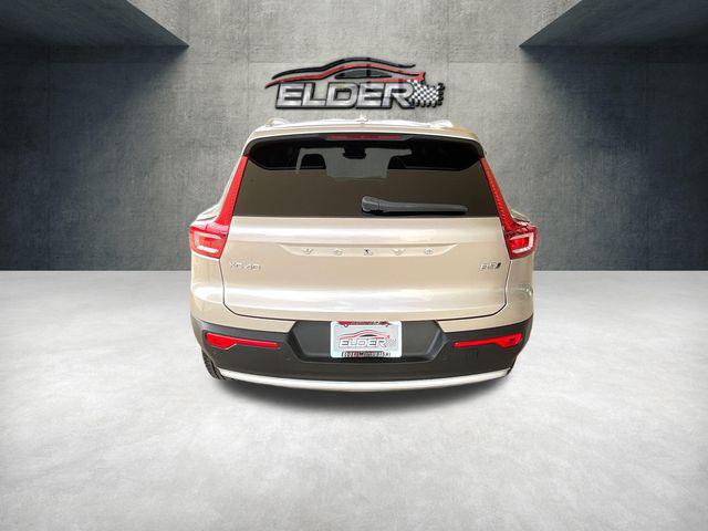 2024 Volvo XC40 B5 Plus Bright Theme
