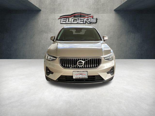 2024 Volvo XC40 B5 Plus Bright Theme