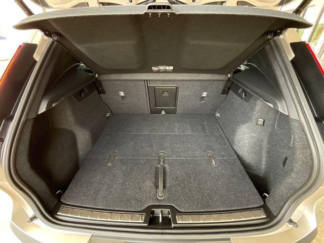 2024 Volvo XC40 B5 Plus Bright Theme