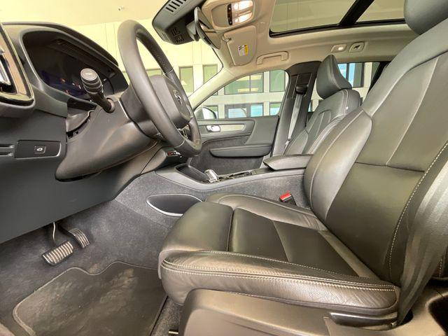 2024 Volvo XC40 B5 Plus Bright Theme
